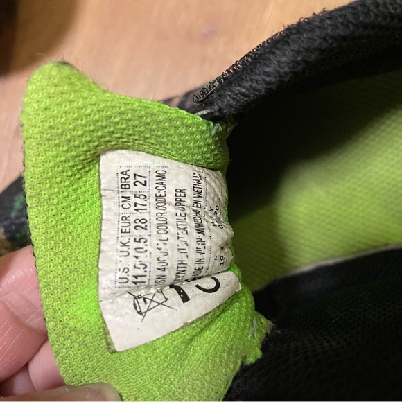 Skechers
S-LIGHTS FLEX-GLOW
Boy’s flashing sneakers - Picture 7 of 7